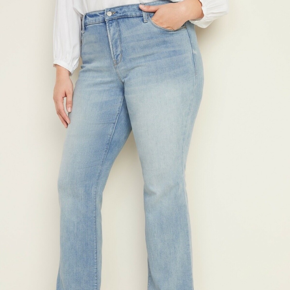 plus size High-Waisted Secret-Slim Pockets Kicker